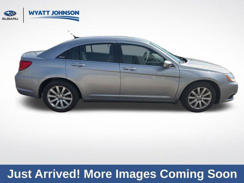 Used 2014 Chrysler 200 Touring image 8