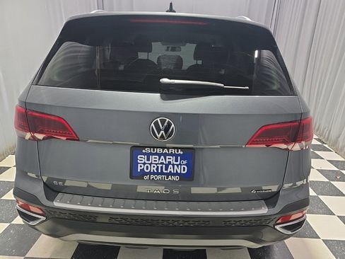 Used 2022 Volkswagen Taos SE image 5