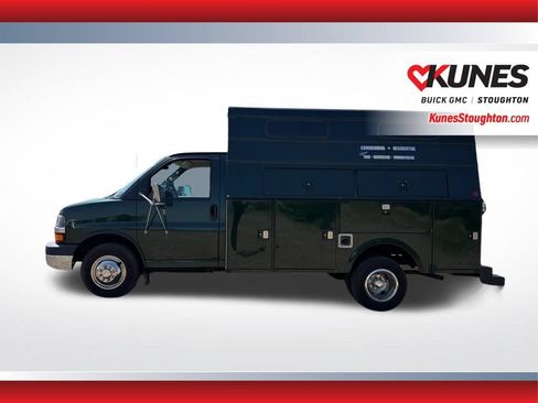 Used 2004 Chevrolet Express 3500 w/ Chrome Appearance Package RWD image 7