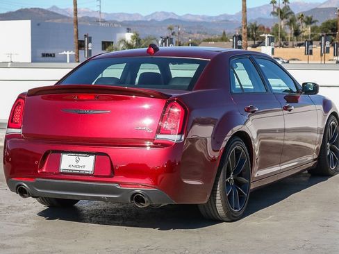 Used 2023 Chrysler 300 C image 7