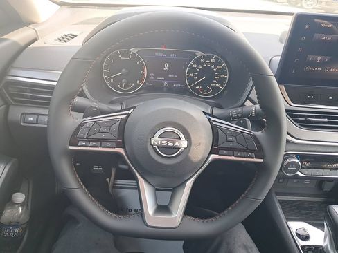 New 2026 Nissan Altima 2.5 SR w/ SR Midnight Edition Package FWD image 15