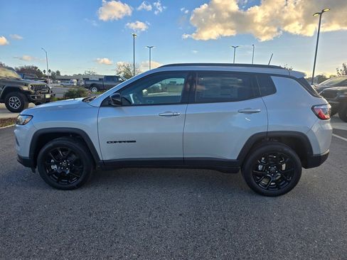 New 2026 Jeep Compass Latitude image 3