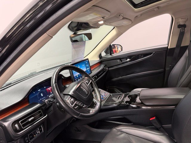 Used 2023 Lincoln Nautilus Reserve AWD/4WD image 17