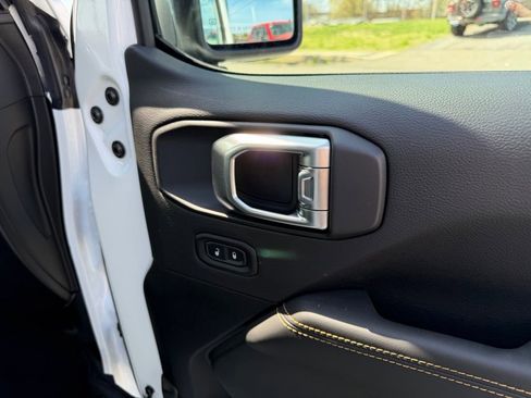 New 2026 Jeep Wrangler Sahara AWD/4WD image 31