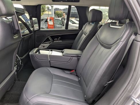 Used 2023 Land Rover Range Rover Autobiography image 21