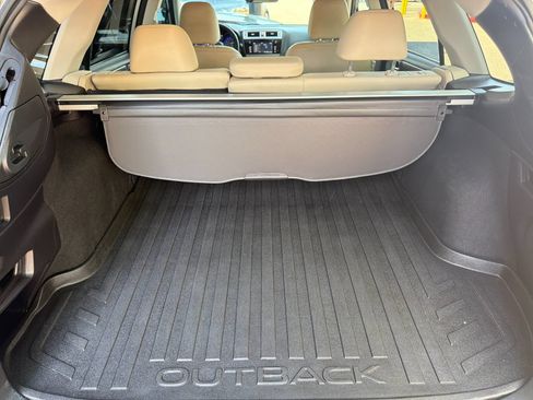 Used 2017 Subaru Outback 3.6R Limited AWD/4WD image 14