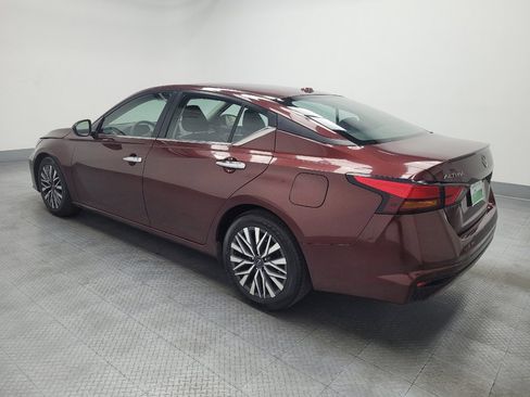 Used 2023 Nissan Altima 2.5 SV image 3