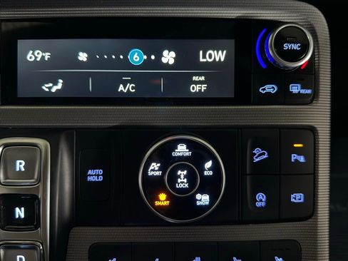 Used 2024 Hyundai Palisade Calligraphy image 43