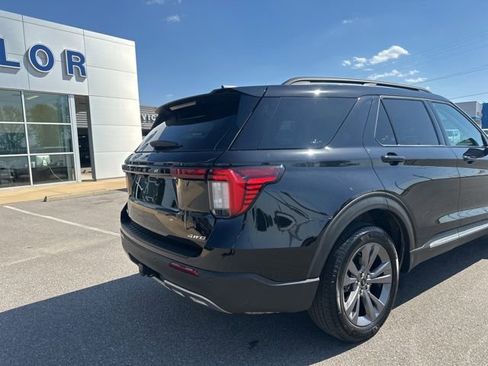 Used 2025 Ford Explorer Active w/ Active Comfort Package AWD/4WD image 17