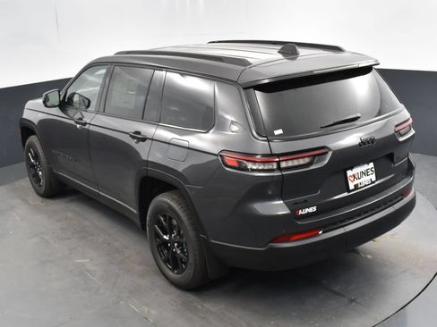Used 2025 Jeep Grand Cherokee L Altitude AWD/4WD image 45