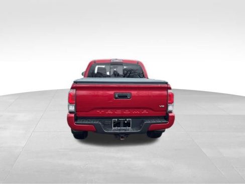 Used 2021 Toyota Tacoma TRD Sport image 4