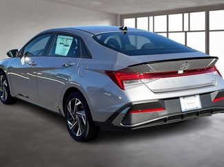 New 2025 Hyundai Elantra SEL video 3