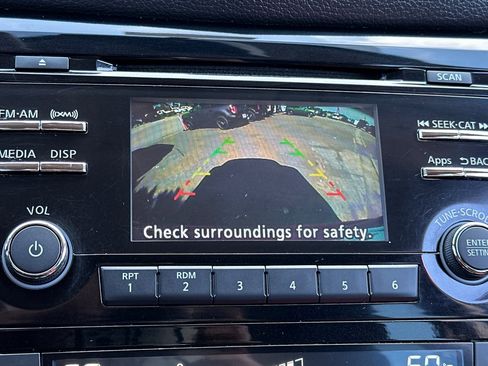 Used 2016 Nissan Rogue SV FWD image 19