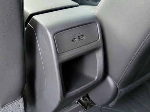 Used 2024 Chevrolet Trax RS FWD image 33
