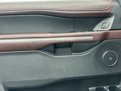 Used 2024 Ford Expedition Max Limited image 11