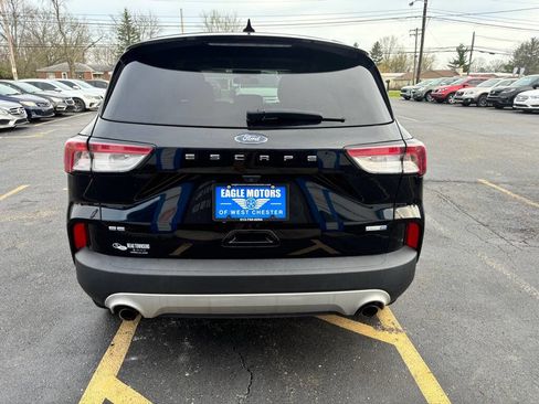 Used 2020 Ford Escape SE image 5
