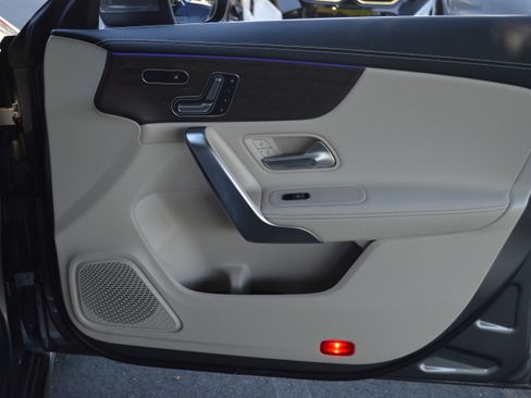 Used 2023 Mercedes-Benz CLA 250 image 36