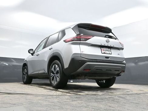 Used 2023 Nissan Rogue SV image 42