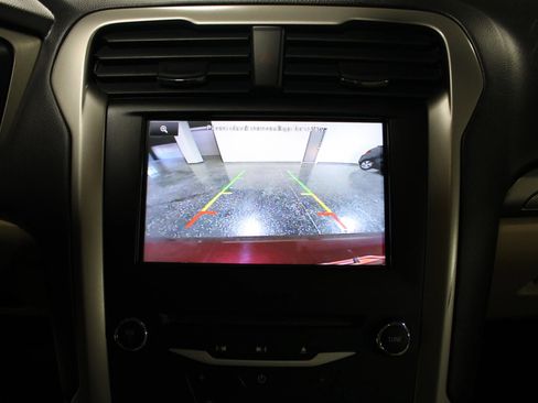 Used 2013 Ford Fusion SE image 16