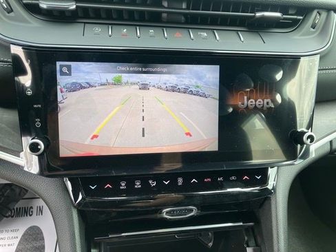 New 2026 Jeep Grand Cherokee Limited w/ Trailer Tow Package AWD/4WD image 19