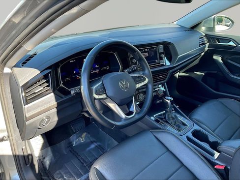 Used 2024 Volkswagen Jetta SE FWD image 16