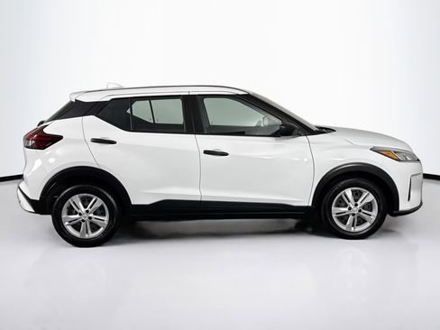 Used 2023 Nissan Kicks S image 12