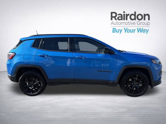 Used 2025 Jeep Compass Latitude w/ Altitude Special Edition AWD/4WD image 8