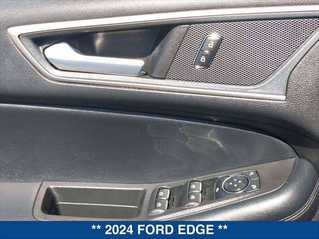 Certified 2024 Ford Edge SEL w/ Convenience Package AWD/4WD image 11