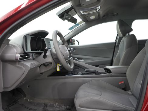 Certified 2023 Hyundai Elantra SE FWD image 21
