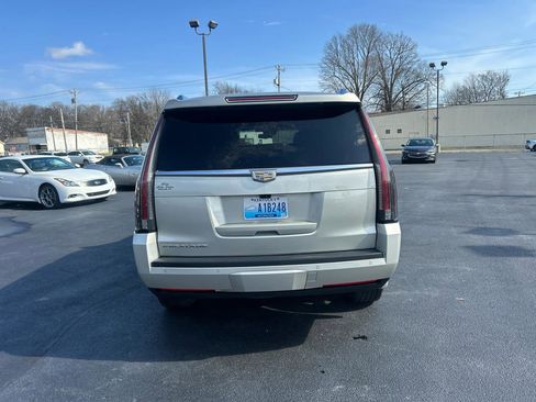 Used 2017 Cadillac Escalade Luxury image 6