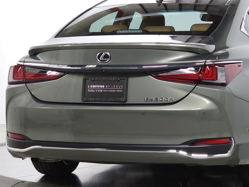 Certified 2025 Lexus ES 300h Ultra Luxury FWD image 10