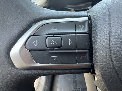 Used 2024 Jeep Compass Latitude AWD/4WD image 30