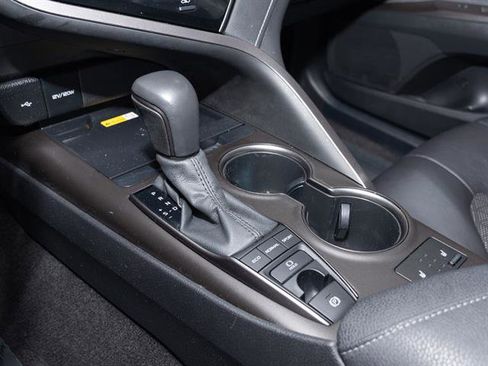 Used 2022 Toyota Camry XSE image 13