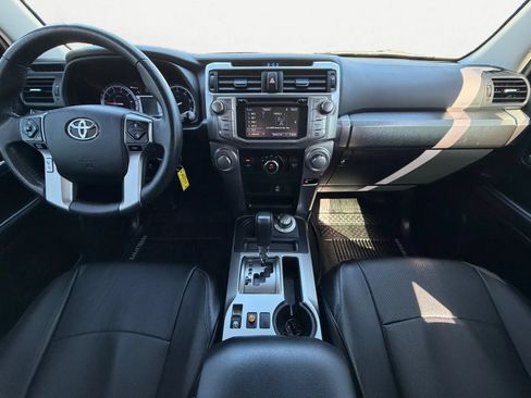 Used 2018 Toyota 4Runner SR5 AWD/4WD image 12