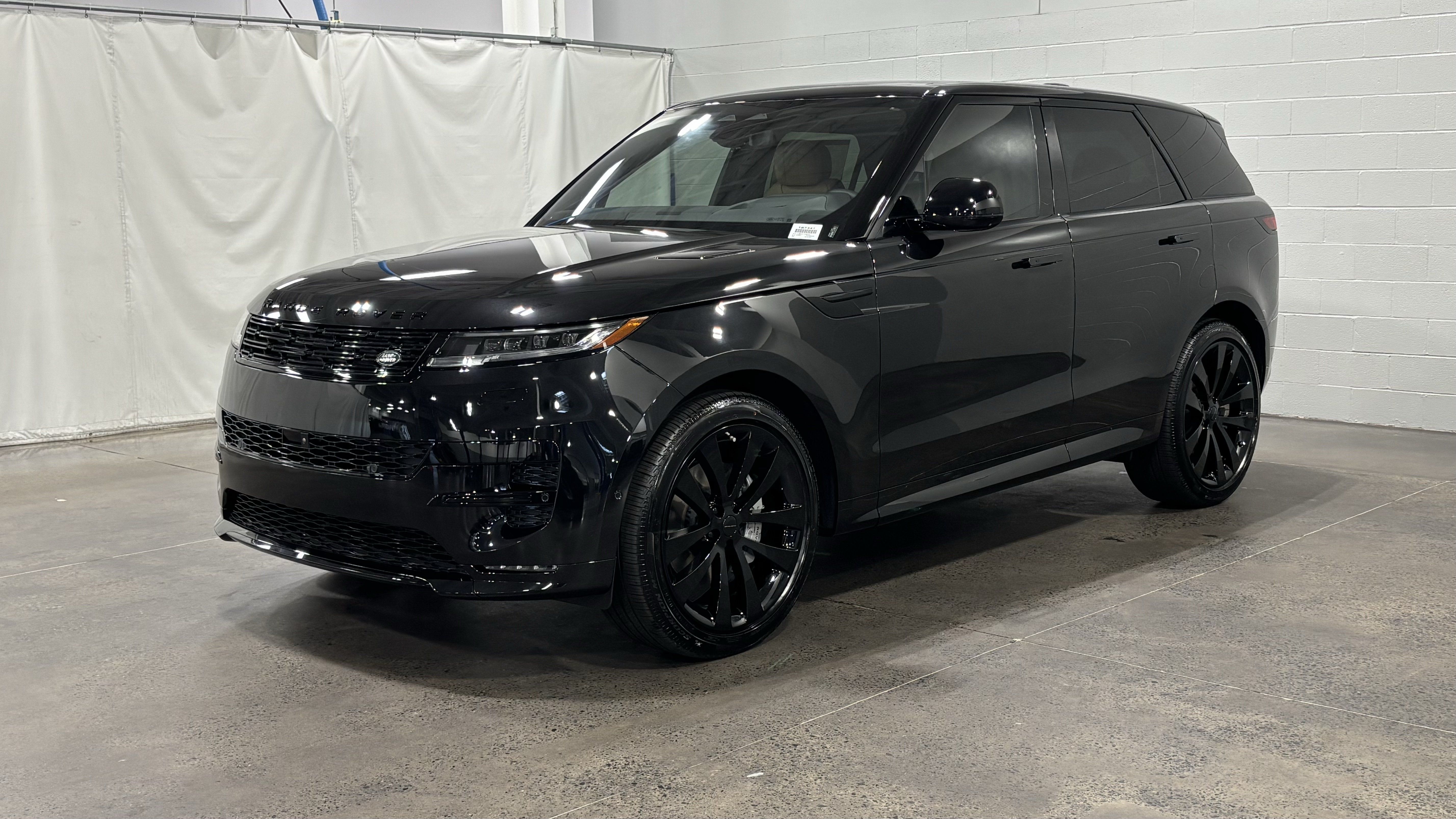 New 2026 Land Rover Range Rover Sport Dynamic SE AWD/4WD image 1