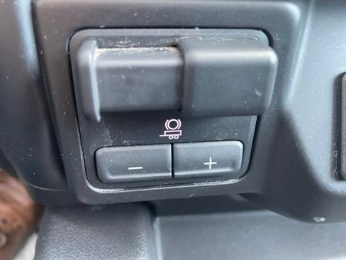 Used 2021 GMC Sierra 1500 SLT w/ SLT Premium Package AWD/4WD image 25