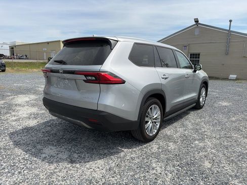 Used 2024 Toyota Grand Highlander Platinum image 5