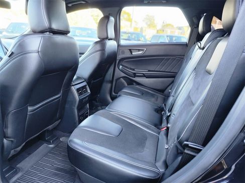 Used 2022 Ford Edge ST w/ Equipment Group 401A image 16