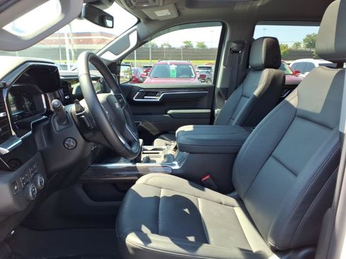 Used 2024 Chevrolet Silverado 1500 LTZ w/ LTZ Premium Package AWD/4WD image 24