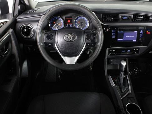 Used 2019 Toyota Corolla LE image 7