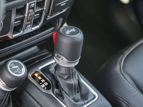 New 2026 Jeep Wrangler Unlimited Sahara AWD/4WD image 20
