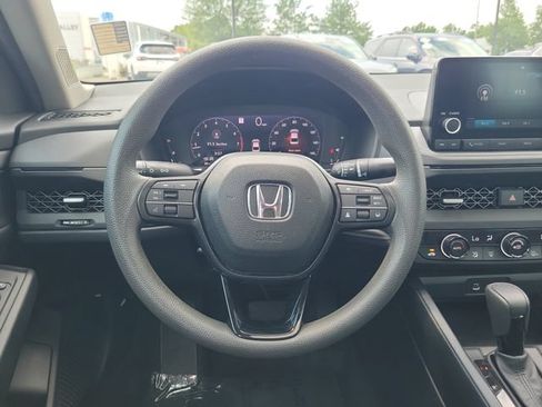 Certified 2025 Honda Accord SE image 28