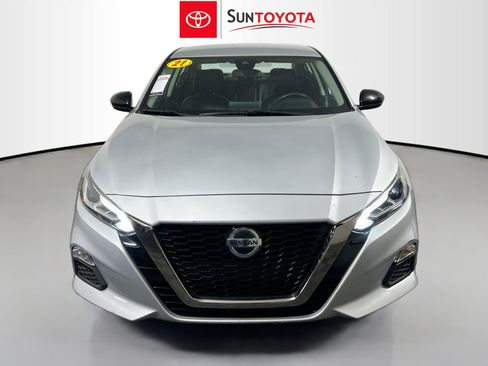 Used 2021 Nissan Altima 2.5 SR FWD image 9