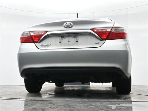 Used 2016 Toyota Camry LE image 14