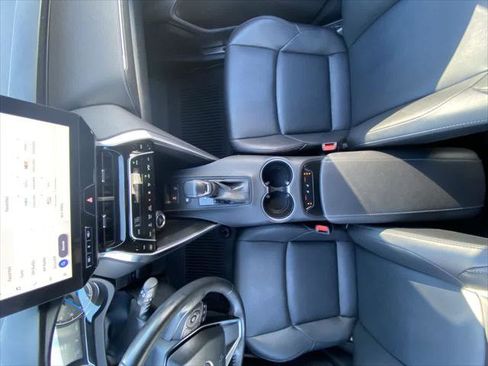 Certified 2023 Toyota Venza Nightshade image 20