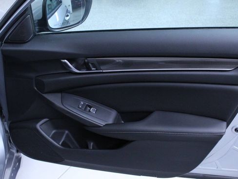 Used 2019 Honda Accord Sport image 17
