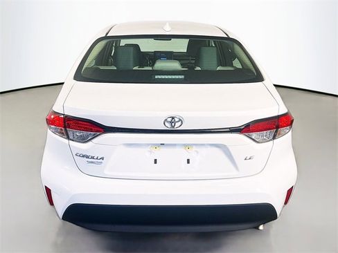 Used 2025 Toyota Corolla LE image 6