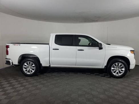 Used 2022 Chevrolet Silverado 1500 Custom AWD/4WD image 3