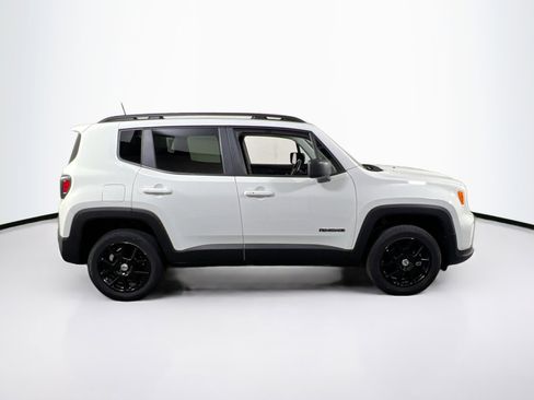 Used 2022 Jeep Renegade Latitude w/ Sun/Sound Group AWD/4WD image 4