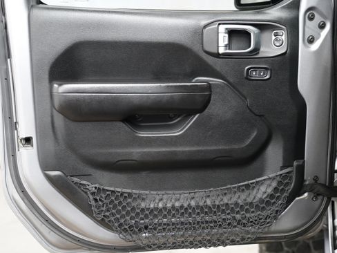 Used 2020 Jeep Gladiator Sport w/ Quick Order Package 24S image 15